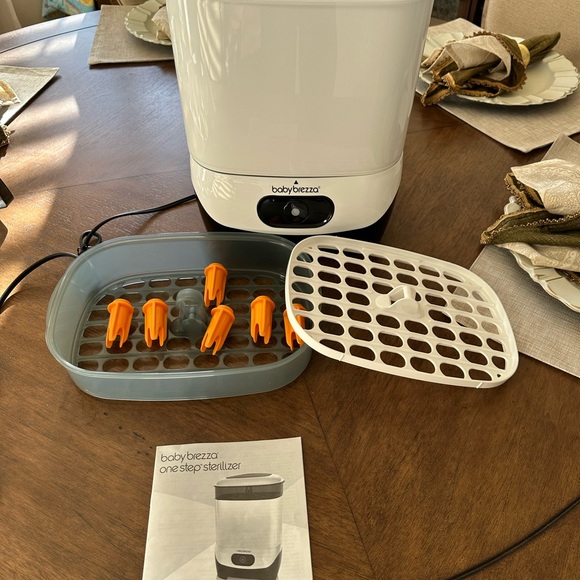 Baby Brezza 4 in 1 Baby Bottle Sterilizer Machine - Largest Capacity - Picture 3 of 8